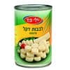 תיאור לתמונה: קופסת שימורים של לבבות דקל עם תיאור המוצר "לבבות דקל פרוסים" על רקע ירוק, עם תמונה של הלבבות המוצגים בצלחת עם ירקות.